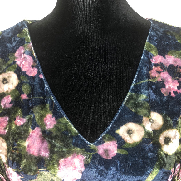 Loveriche Navy Mix Floral Velvet Dress - Size Medium - Picture 3 of 13